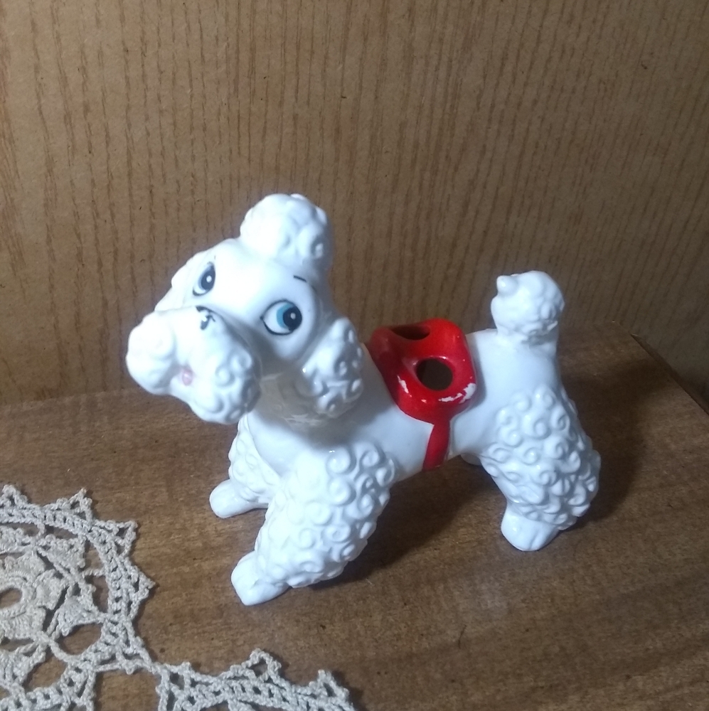 Poodle figurine